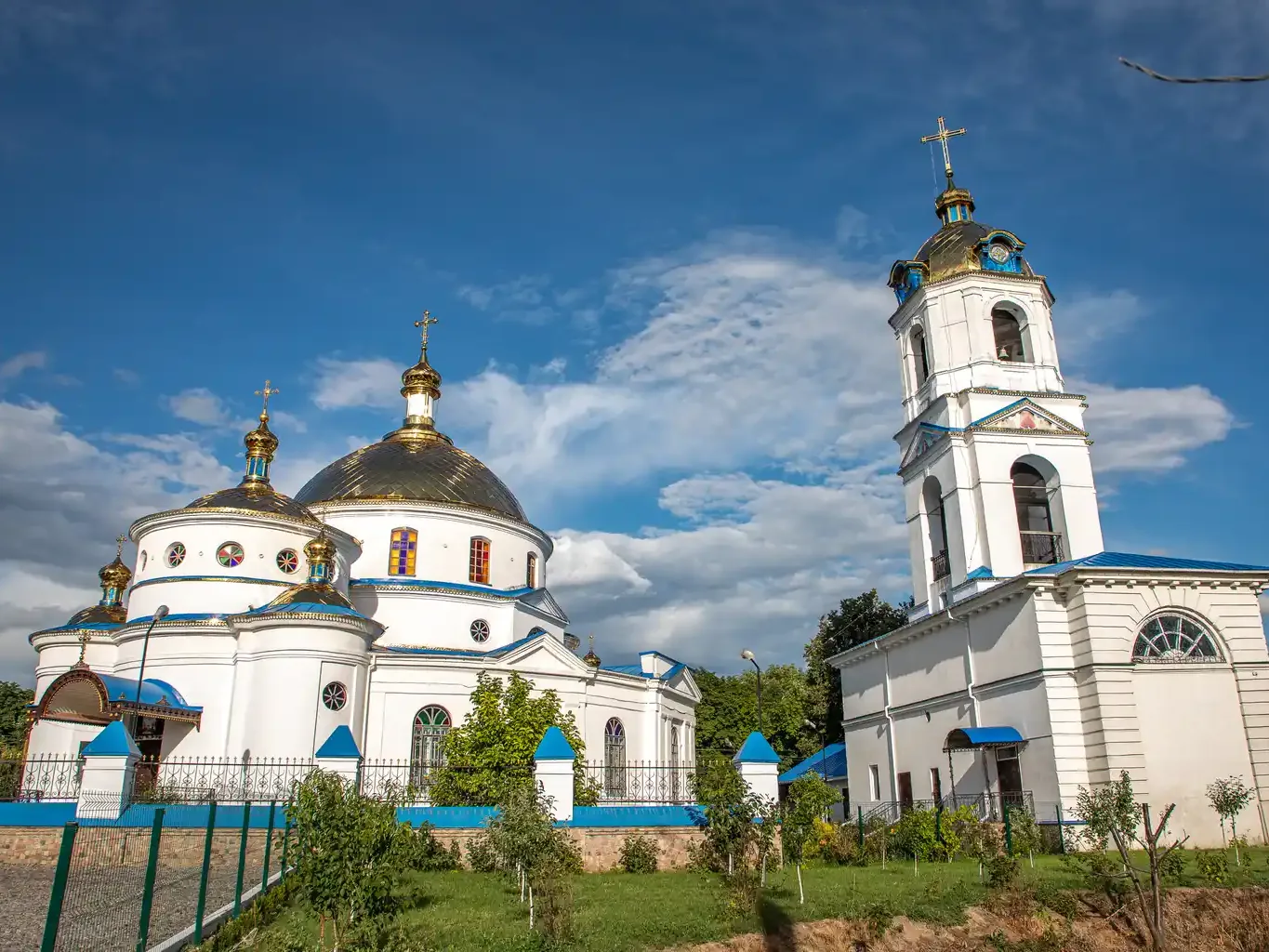 Вознесенська церква з дзвіницею